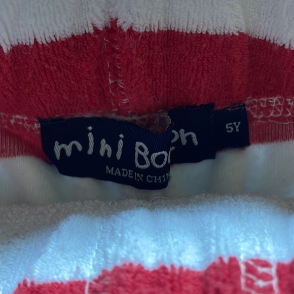 Mini Boden 5Y Toweling shorts - Picture 4 of 4